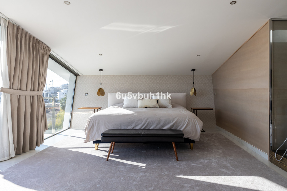 Se vende Villa - Chalet de 4 dormitorios en Costa Del Sol, Málaga, España
