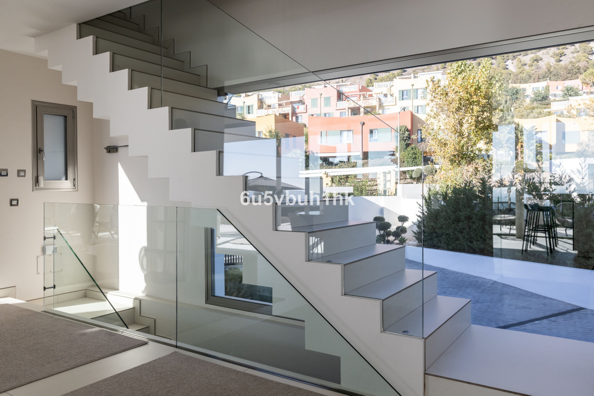 Se vende Villa - Chalet de 4 dormitorios en Costa Del Sol, Málaga, España