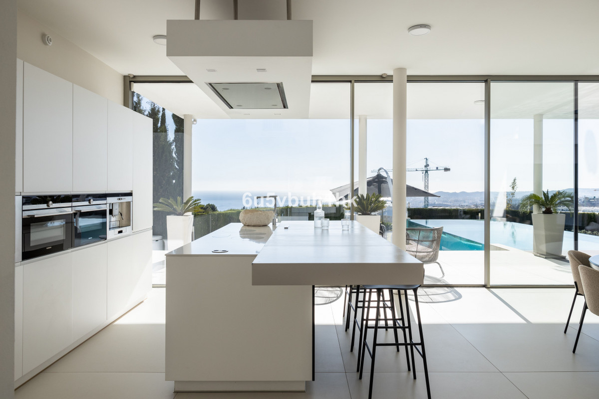 Se vende Villa - Chalet de 4 dormitorios en Costa Del Sol, Málaga, España