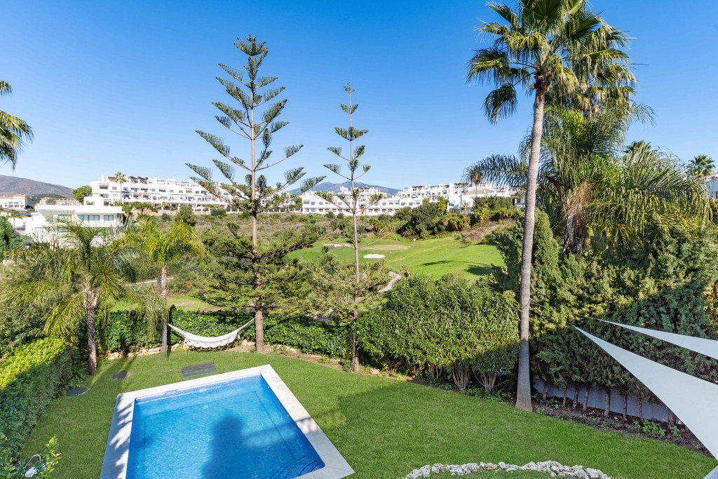 4 Bed Townhouse for sale in Estepona Costa Del Sol, Málaga, Spain