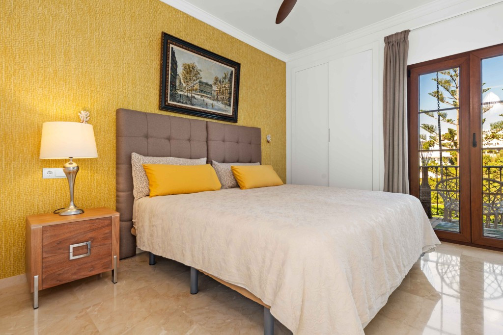 4 Bed Townhouse for sale in Estepona Costa Del Sol, Málaga, Spain