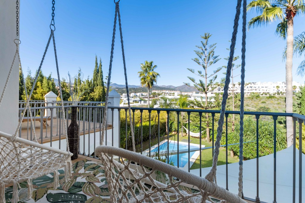 4 Bed Townhouse for sale in Estepona Costa Del Sol, Málaga, Spain