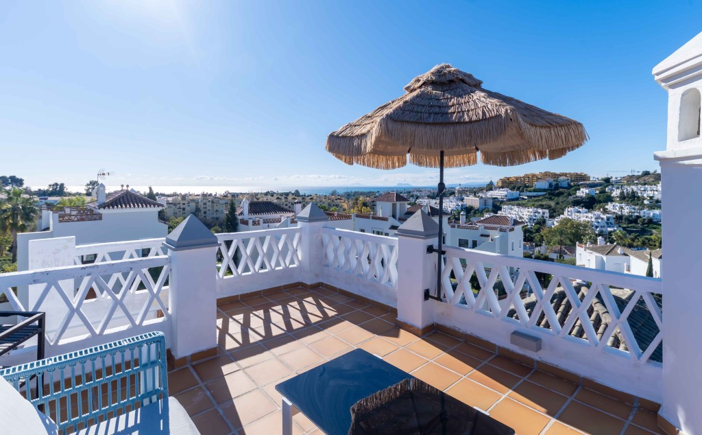 4 Bed Townhouse for sale in Estepona Costa Del Sol, Málaga, Spain