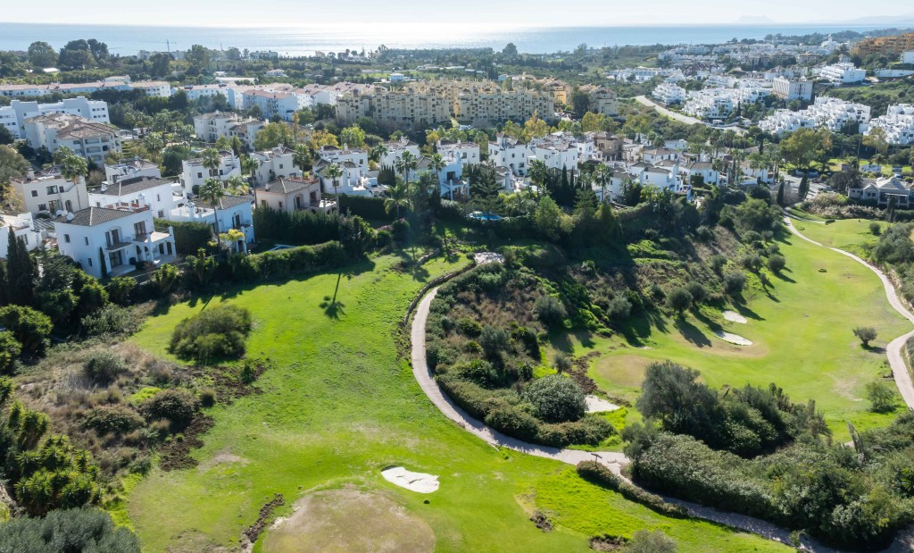 4 Bed Townhouse for sale in Estepona Costa Del Sol, Málaga, Spain