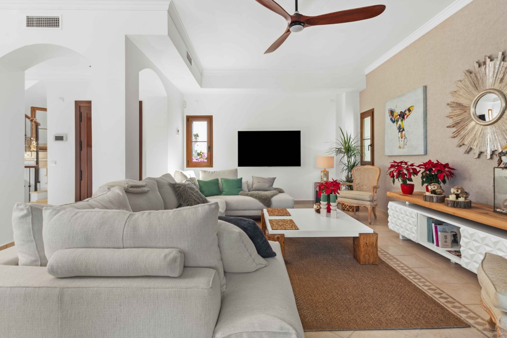 4 Bed Townhouse for sale in Estepona Costa Del Sol, Málaga, Spain