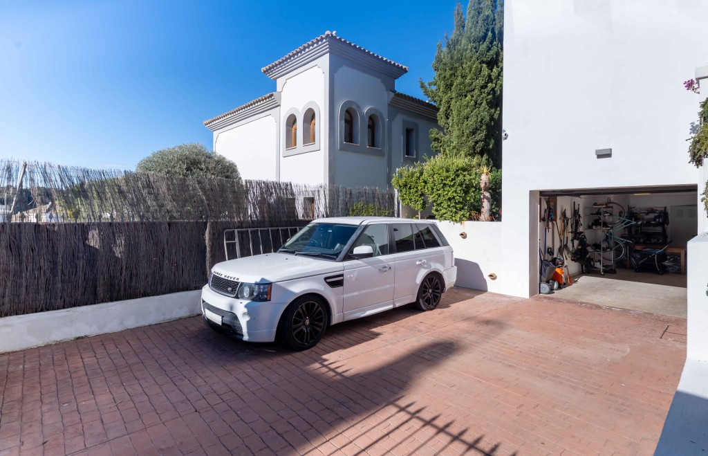 4 Bed Townhouse for sale in Estepona Costa Del Sol, Málaga, Spain