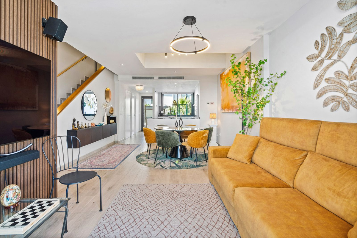 3 Bed Townhouse for sale in Fuengirola Costa Del Sol, Málaga, Spain