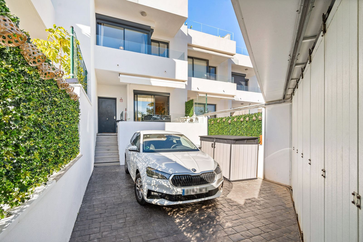 3 Bed Townhouse for sale in Fuengirola Costa Del Sol, Málaga, Spain