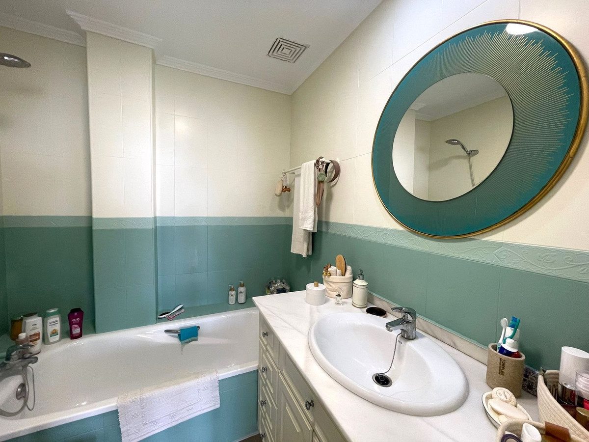 2 Bed Apartment for sale in Estepona Costa Del Sol, Málaga, Spain