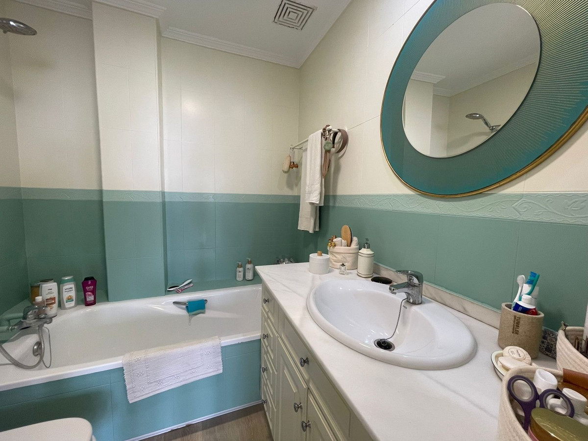 2 Bed Apartment for sale in Estepona Costa Del Sol, Málaga, Spain