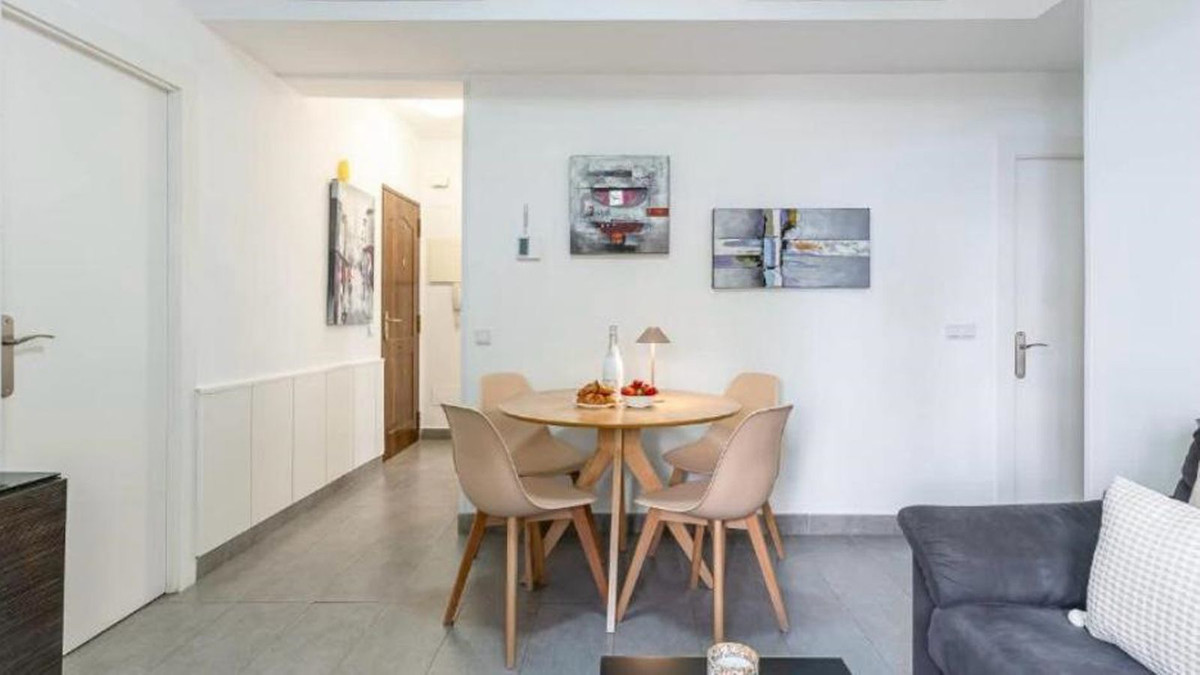3 Bed Apartment for sale in Marbella Costa Del Sol, Málaga, Spain