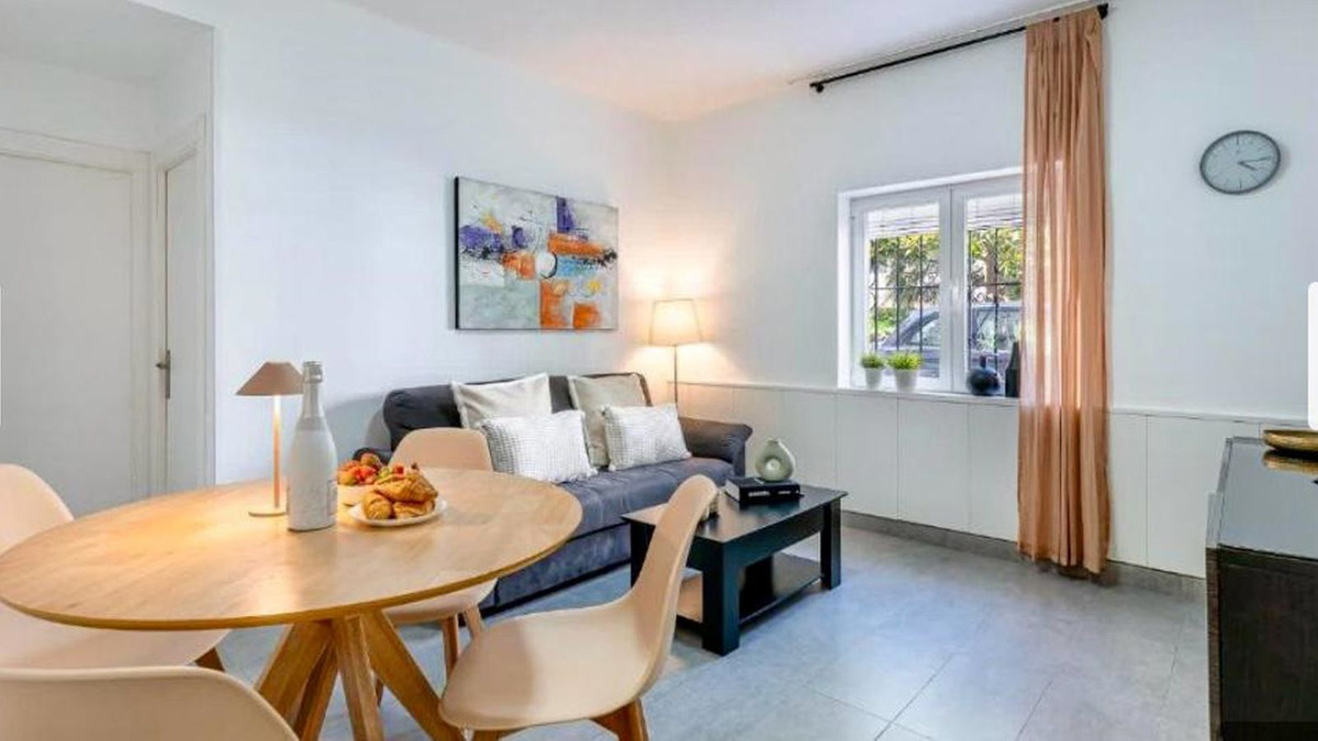 3 Bed Apartment for sale in Marbella Costa Del Sol, Málaga, Spain