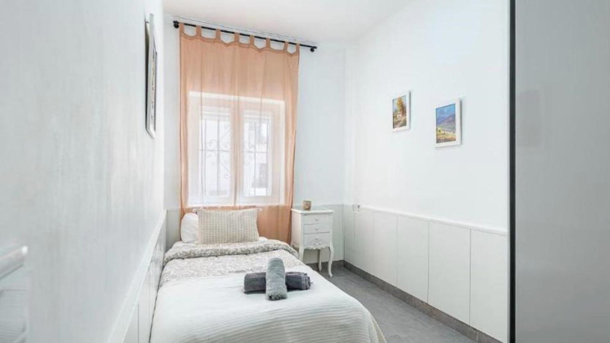 3 Bed Apartment for sale in Marbella Costa Del Sol, Málaga, Spain