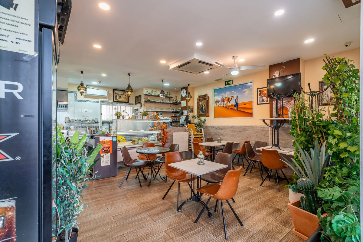 1 Bed Commercial unit for sale in Fuengirola Costa Del Sol, Málaga, Spain