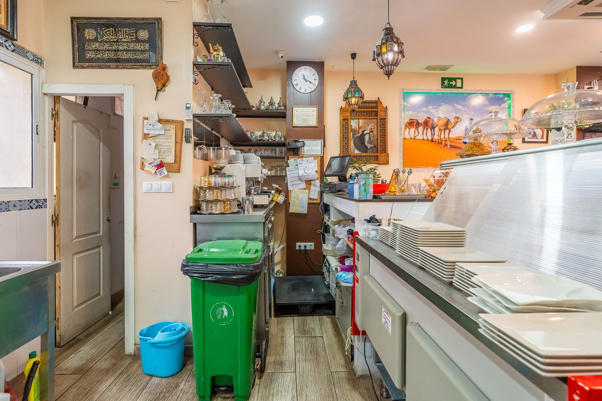 1 Bed Commercial unit for sale in Fuengirola Costa Del Sol, Málaga, Spain