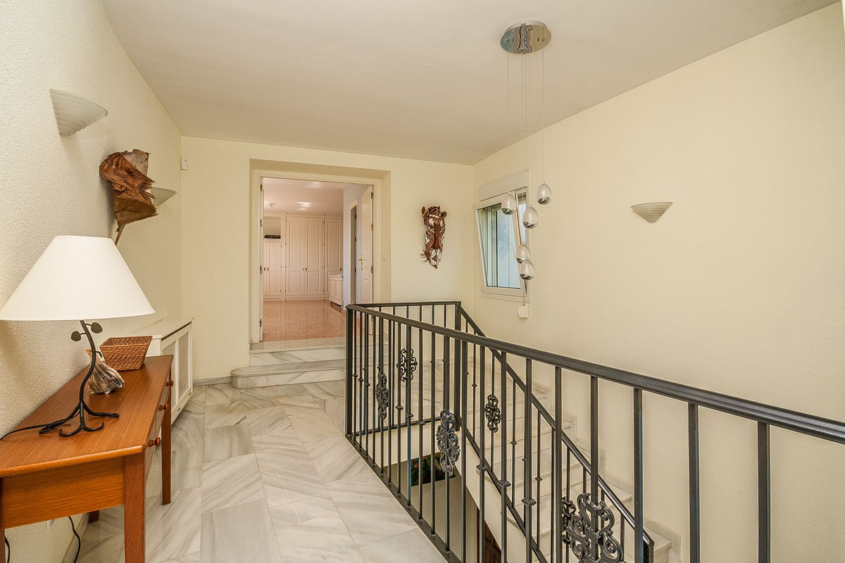 Se vende Villa - Chalet de 4 dormitorios en Costa Del Sol, Málaga, España