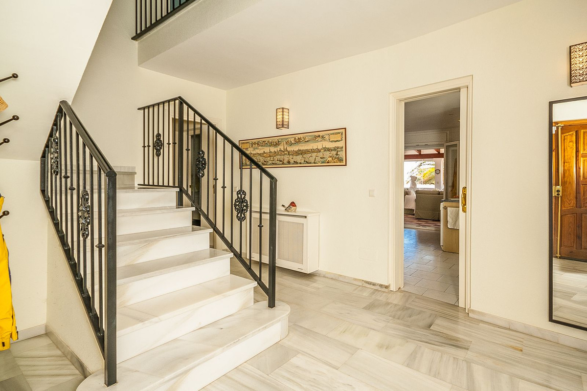 Se vende Villa - Chalet de 4 dormitorios en Costa Del Sol, Málaga, España