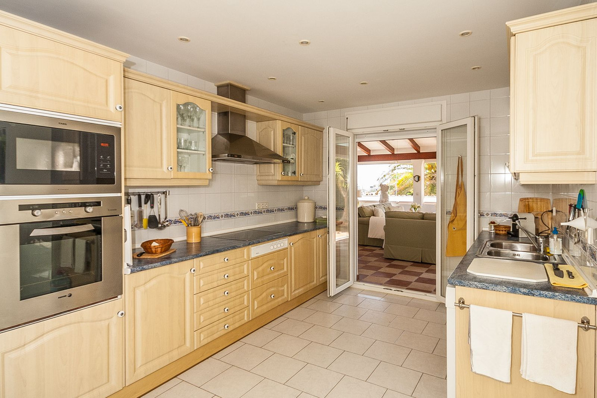 Se vende Villa - Chalet de 4 dormitorios en Costa Del Sol, Málaga, España