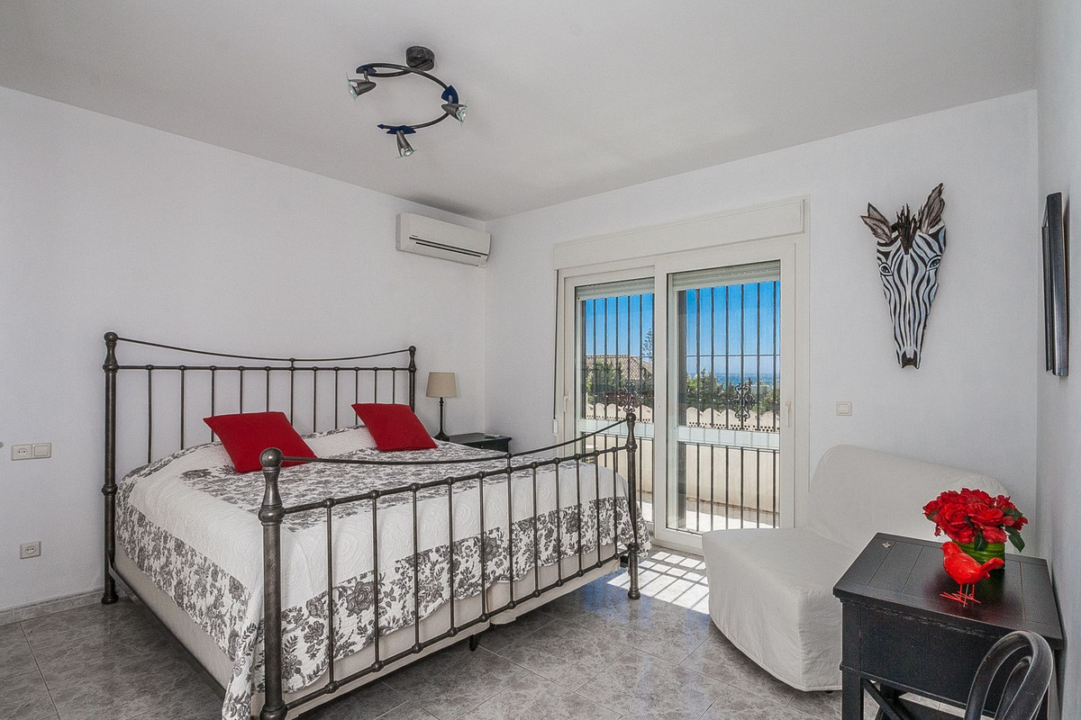 Se vende Villa - Chalet de 4 dormitorios en Costa Del Sol, Málaga, España