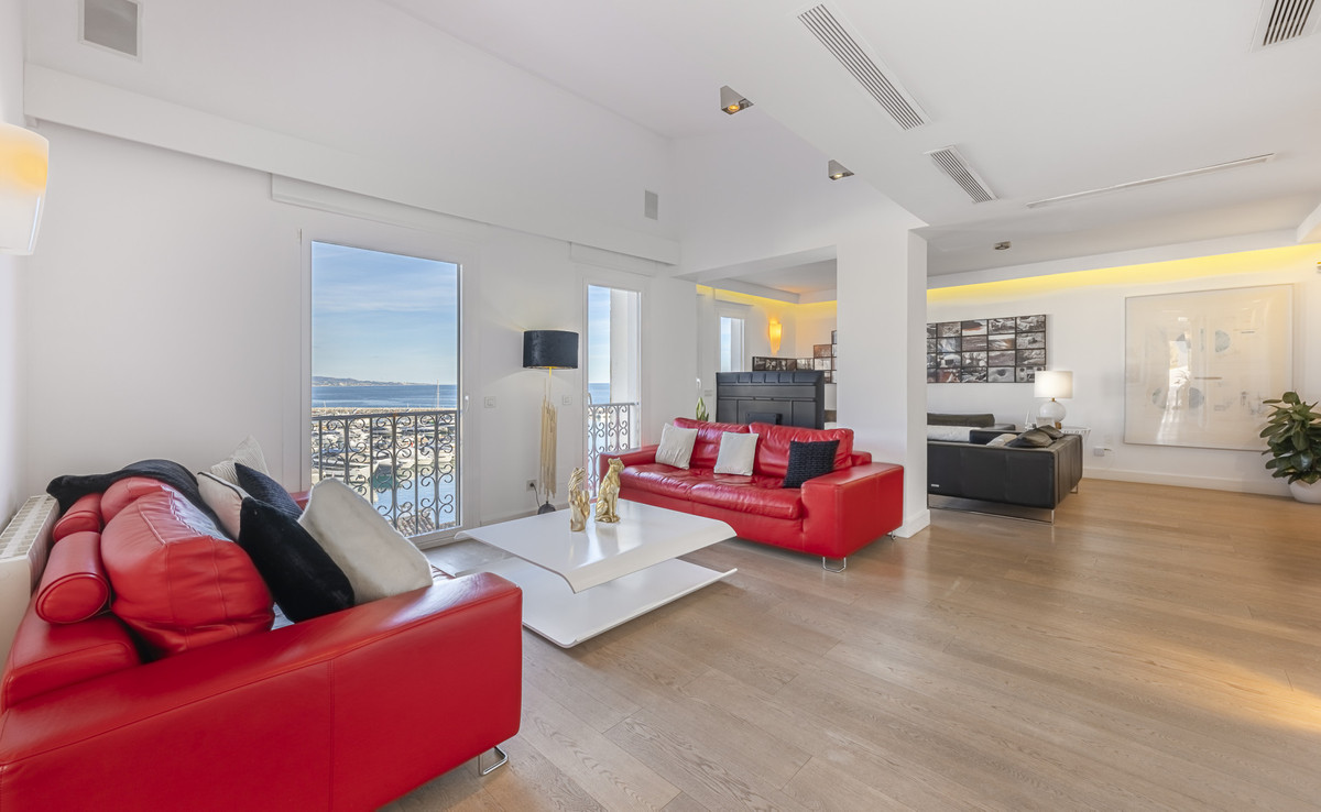 3 Bed Apartment for sale in Puerto Banús Costa Del Sol, Málaga, Spain