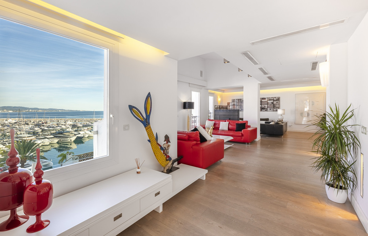 3 Bed Apartment for sale in Puerto Banús Costa Del Sol, Málaga, Spain