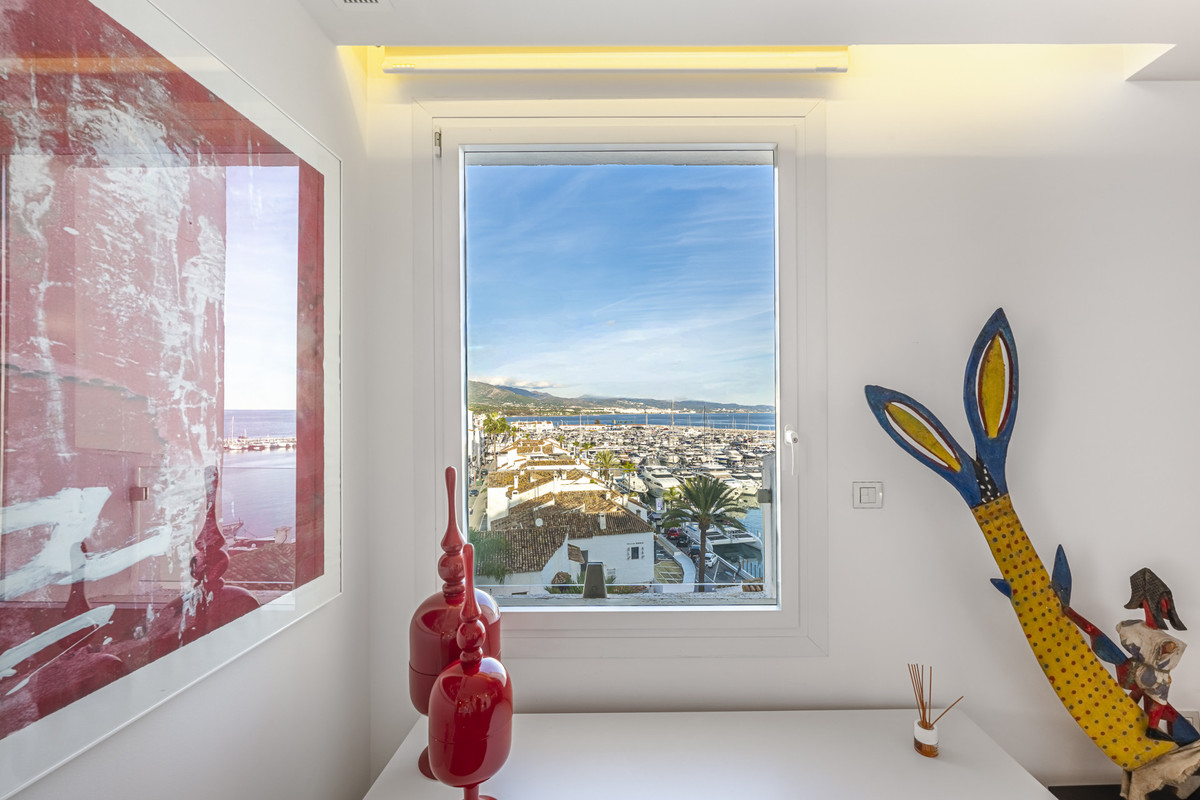 3 Bed Apartment for sale in Puerto Banús Costa Del Sol, Málaga, Spain