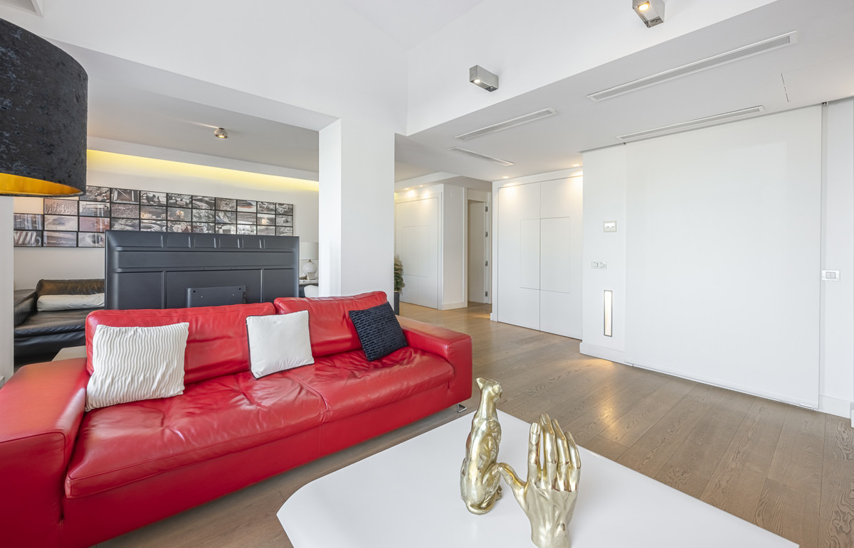 3 Bed Apartment for sale in Puerto Banús Costa Del Sol, Málaga, Spain