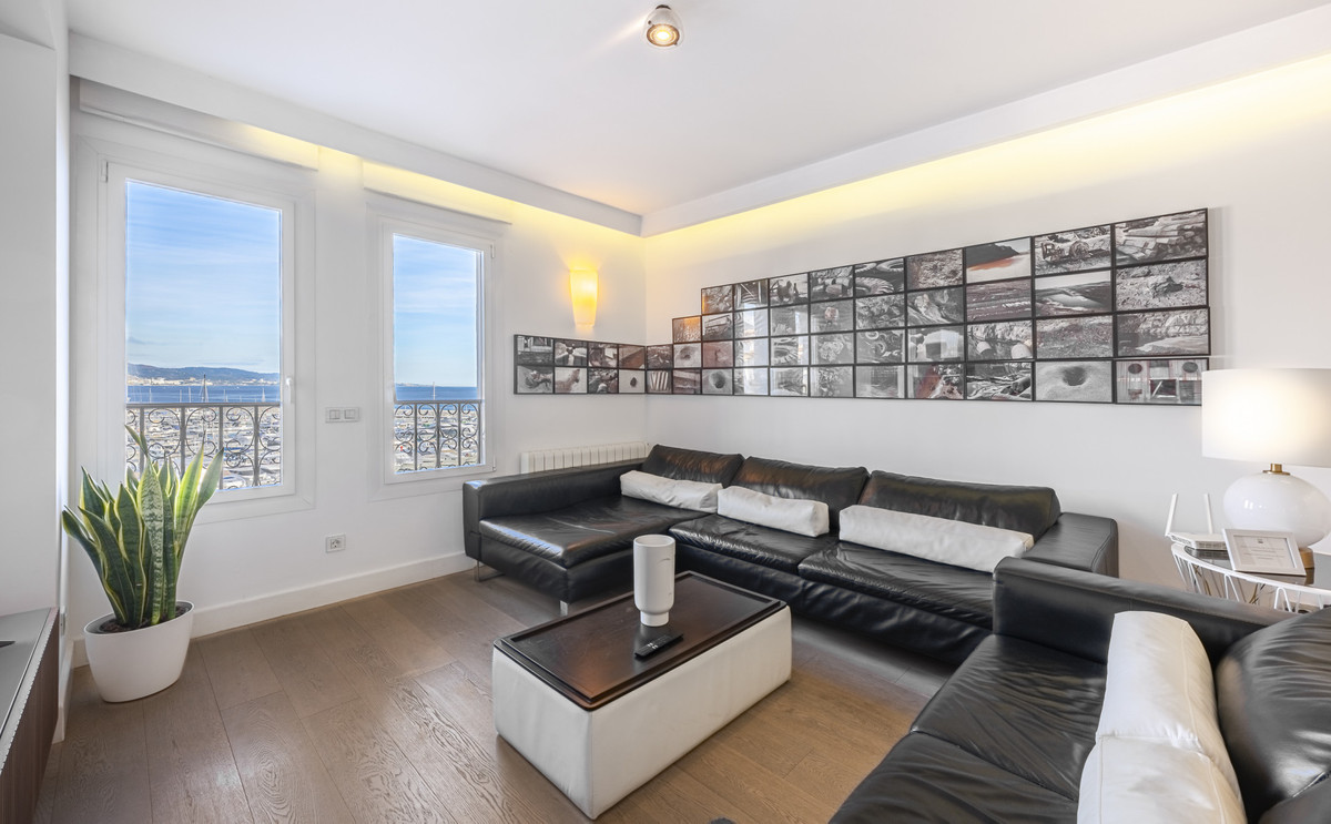 3 Bed Apartment for sale in Puerto Banús Costa Del Sol, Málaga, Spain