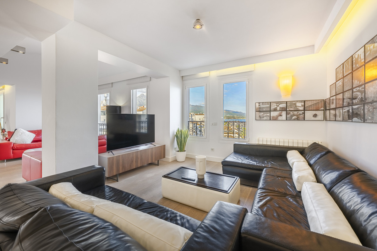 3 Bed Apartment for sale in Puerto Banús Costa Del Sol, Málaga, Spain