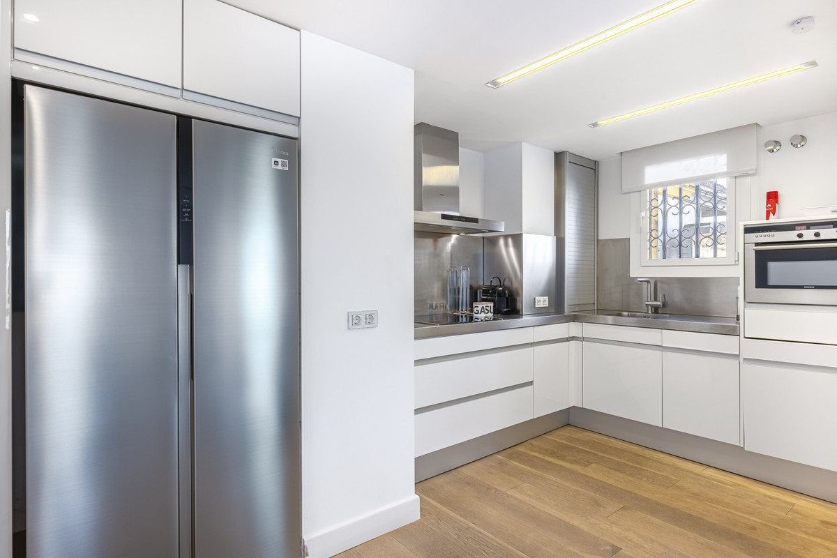 3 Bed Apartment for sale in Puerto Banús Costa Del Sol, Málaga, Spain