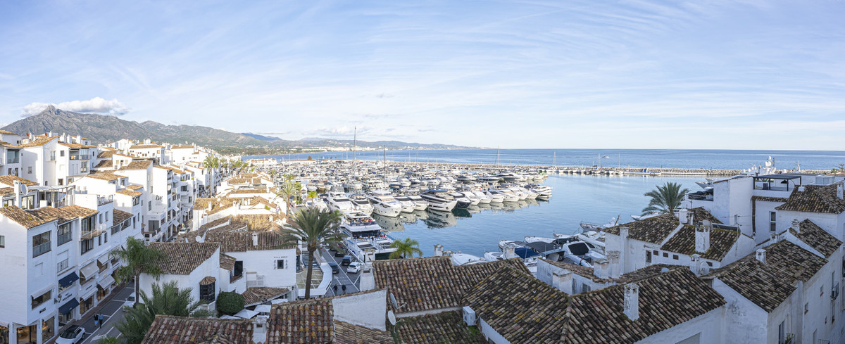 3 Bed Apartment for sale in Puerto Banús Costa Del Sol, Málaga, Spain