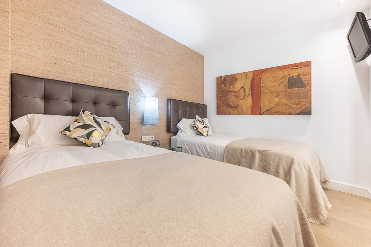 3 Bed Apartment for sale in Puerto Banús Costa Del Sol, Málaga, Spain