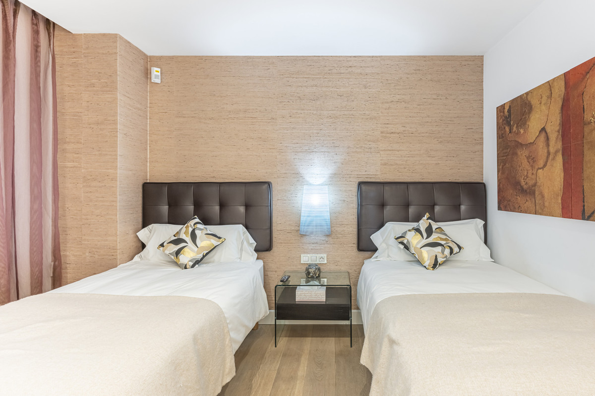 3 Bed Apartment for sale in Puerto Banús Costa Del Sol, Málaga, Spain
