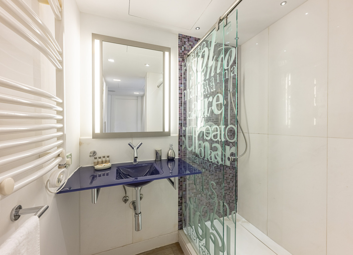 3 Bed Apartment for sale in Puerto Banús Costa Del Sol, Málaga, Spain