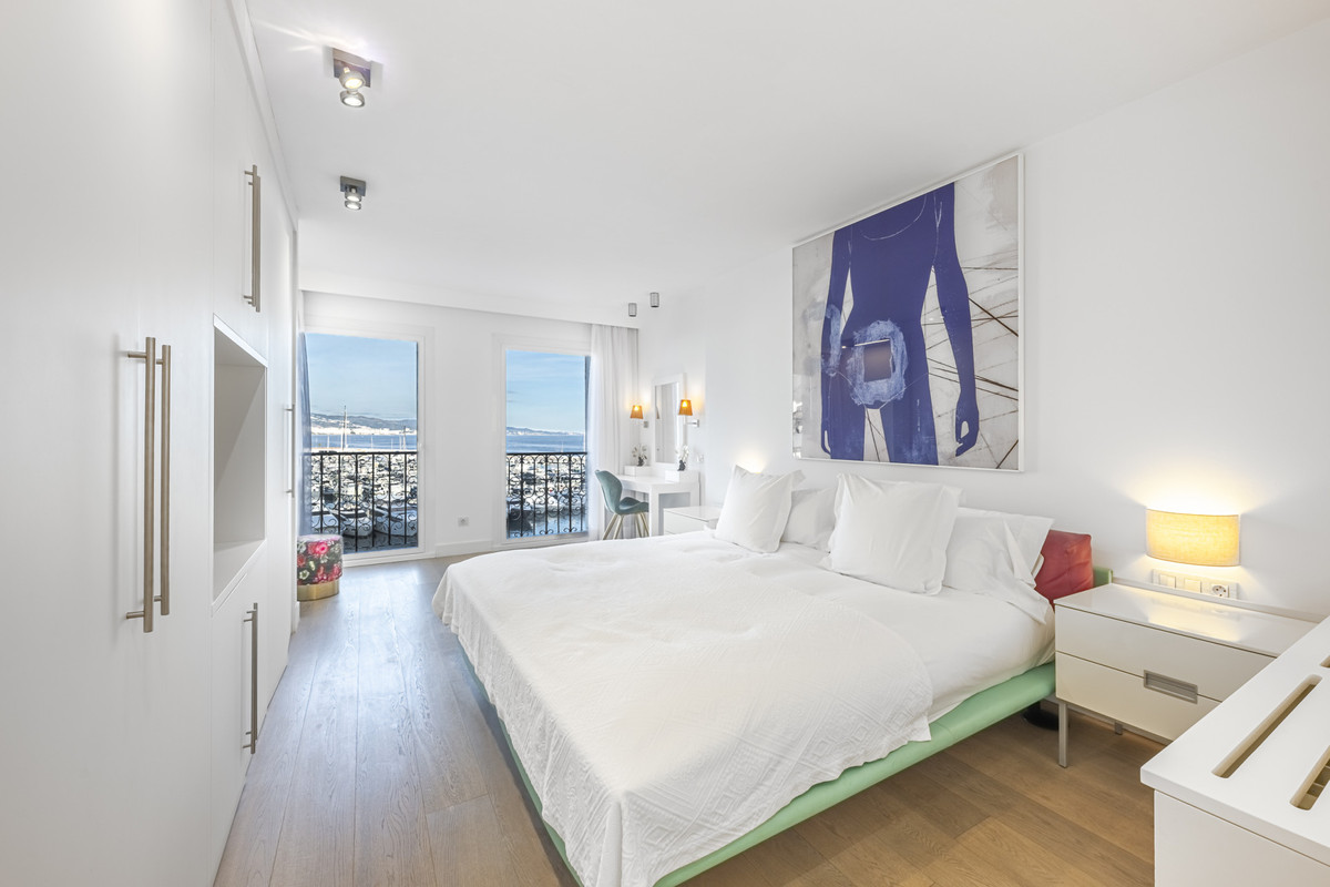 3 Bed Apartment for sale in Puerto Banús Costa Del Sol, Málaga, Spain