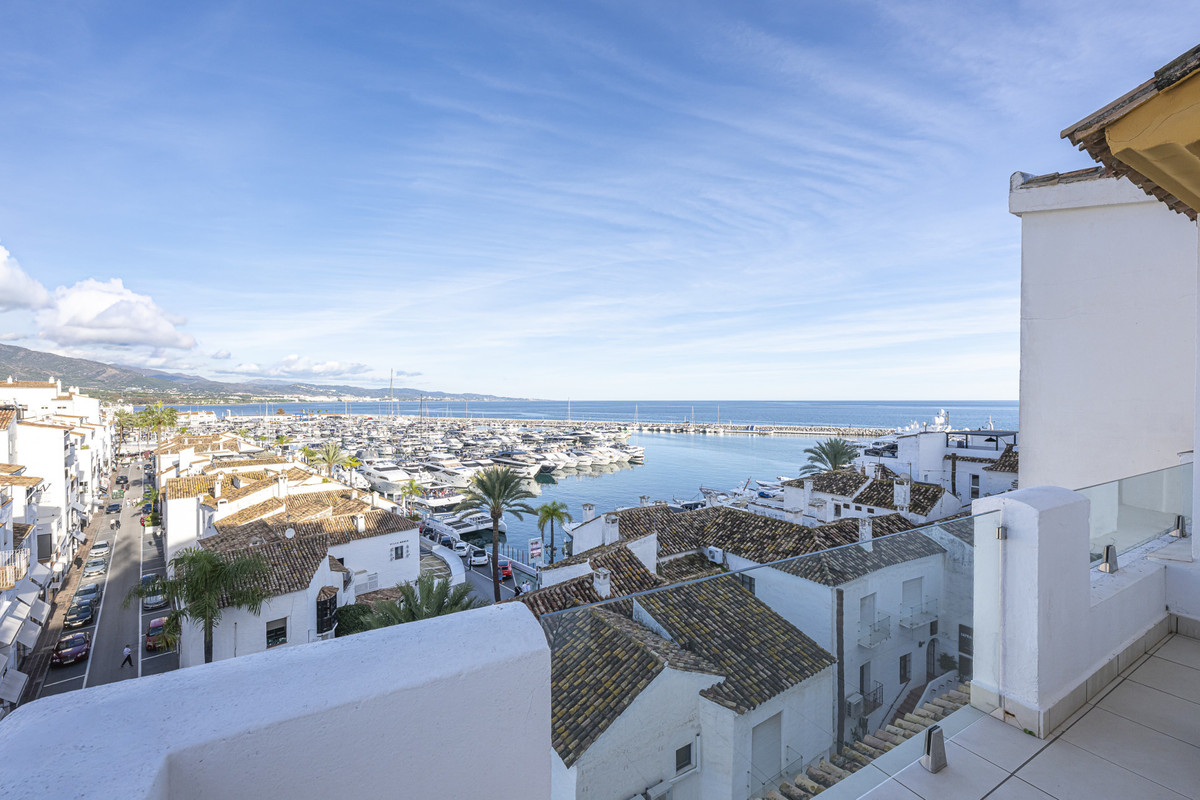 3 Bed Apartment for sale in Puerto Banús Costa Del Sol, Málaga, Spain