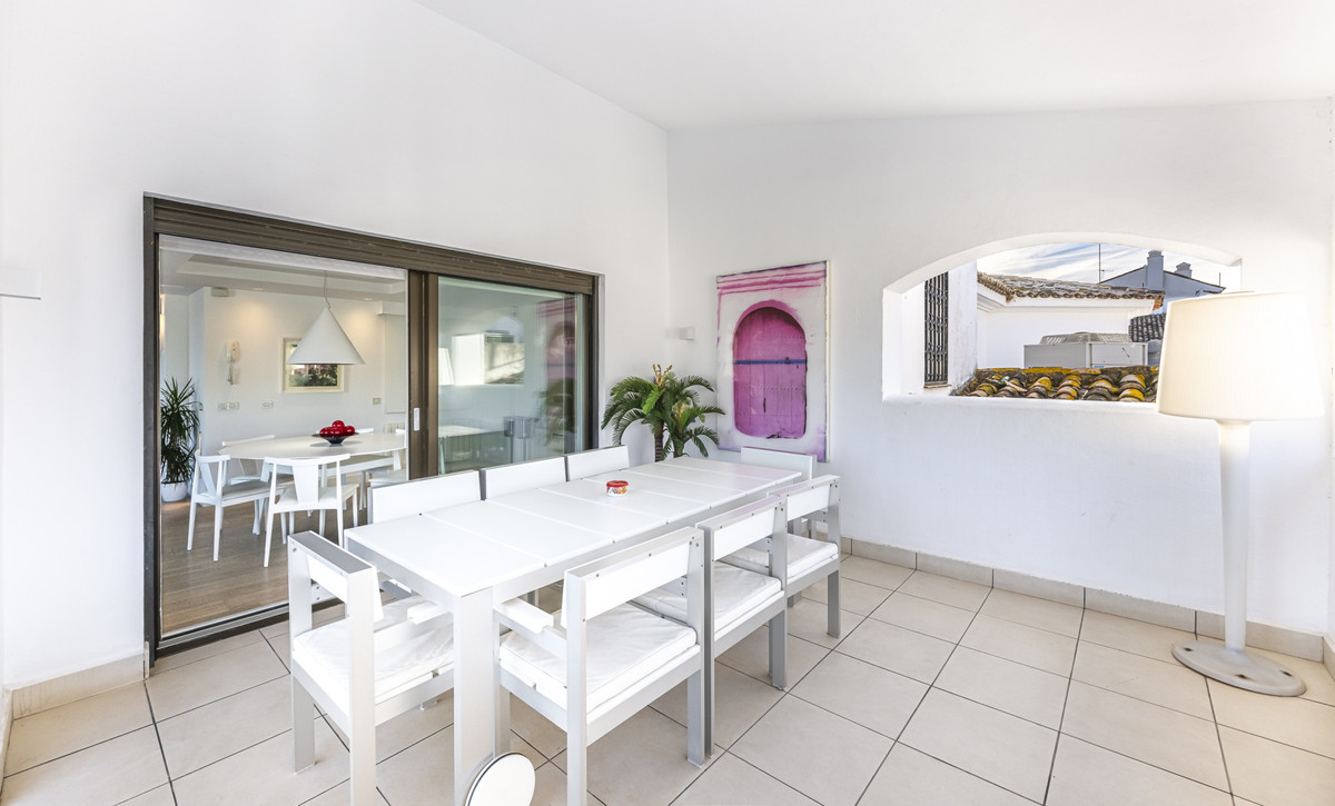 3 Bed Apartment for sale in Puerto Banús Costa Del Sol, Málaga, Spain