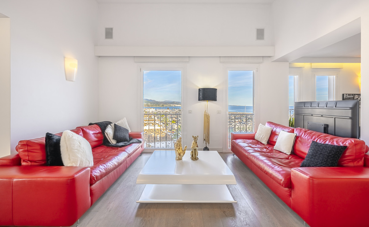 3 Bed Apartment for sale in Puerto Banús Costa Del Sol, Málaga, Spain