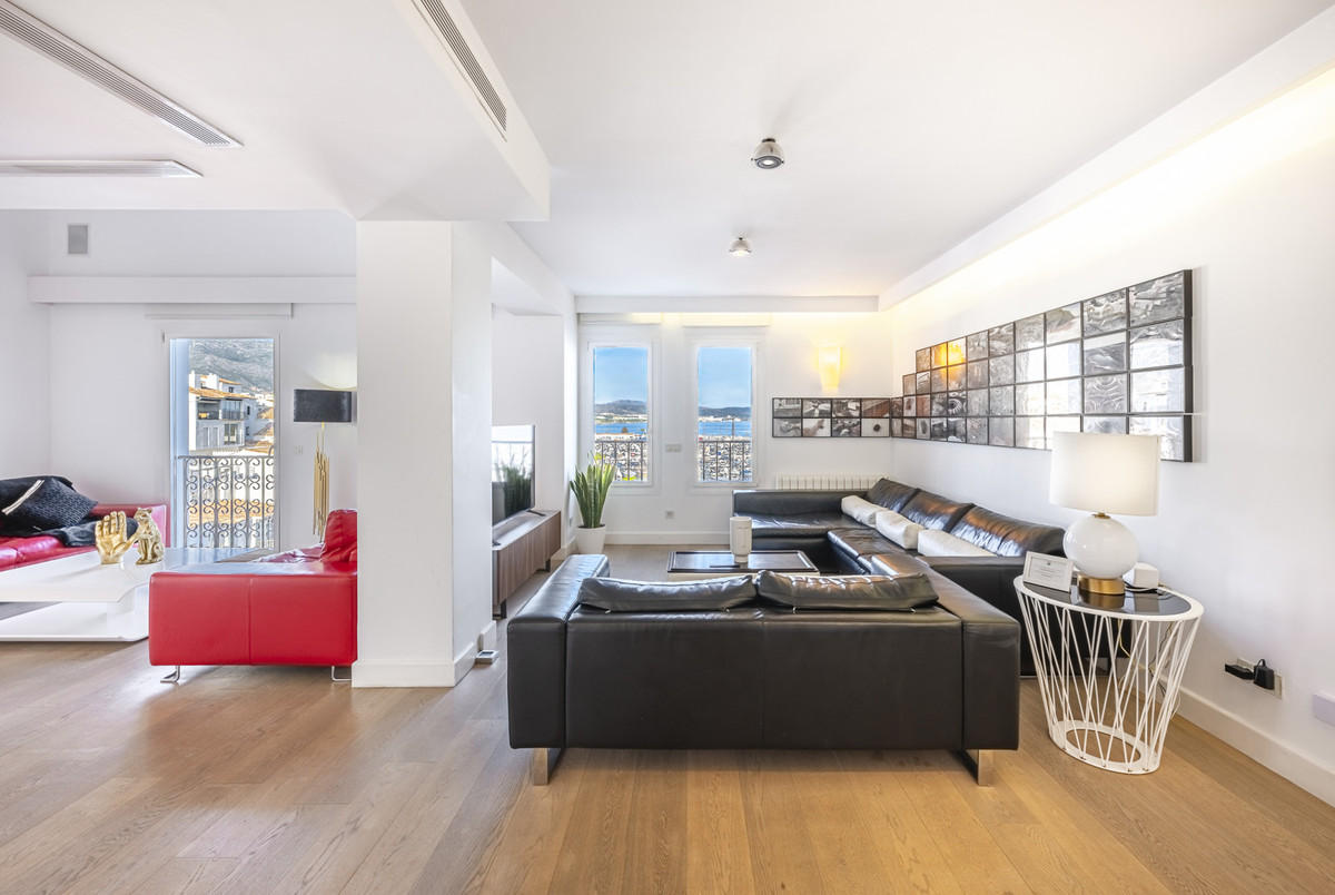 3 Bed Apartment for sale in Puerto Banús Costa Del Sol, Málaga, Spain