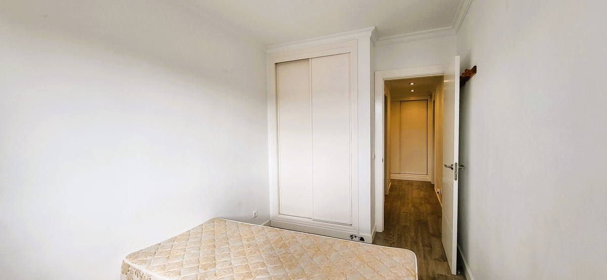 Se vende Apartamento Planta Media de 3 dormitorios en Costa Del Sol, Málaga, España