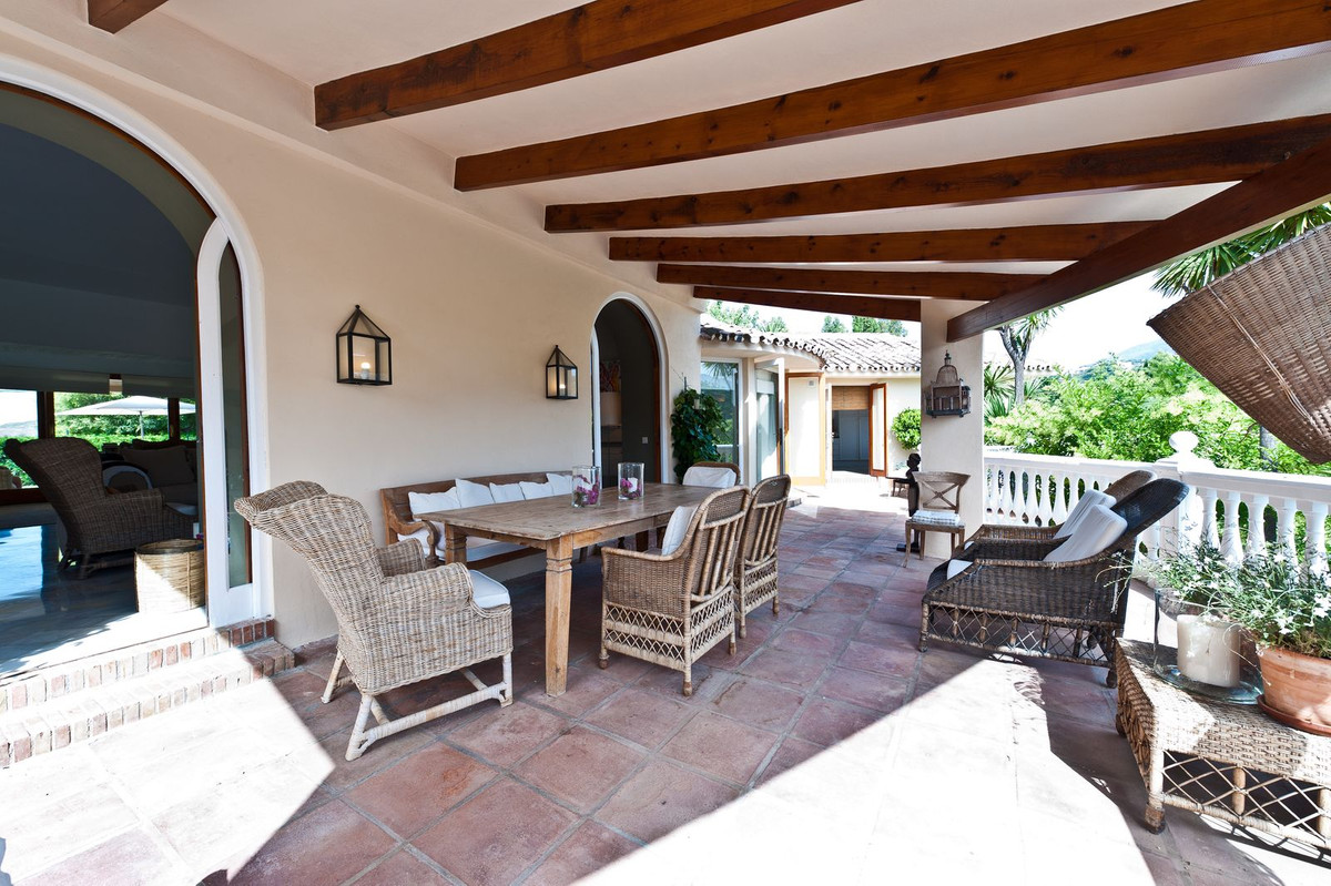 4 Bed Townhouse for sale in Benahavís Costa Del Sol, Málaga, Spain