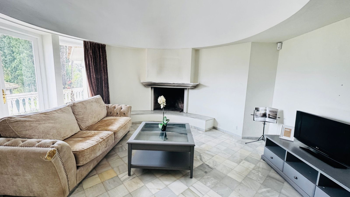 4 Bed Townhouse for sale in Benahavís Costa Del Sol, Málaga, Spain