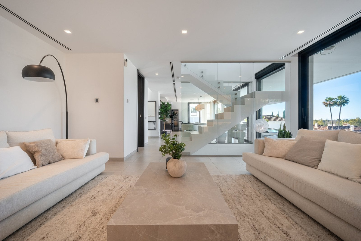 Se vende Villa - Chalet de 5 dormitorios en Costa Del Sol, Málaga, España
