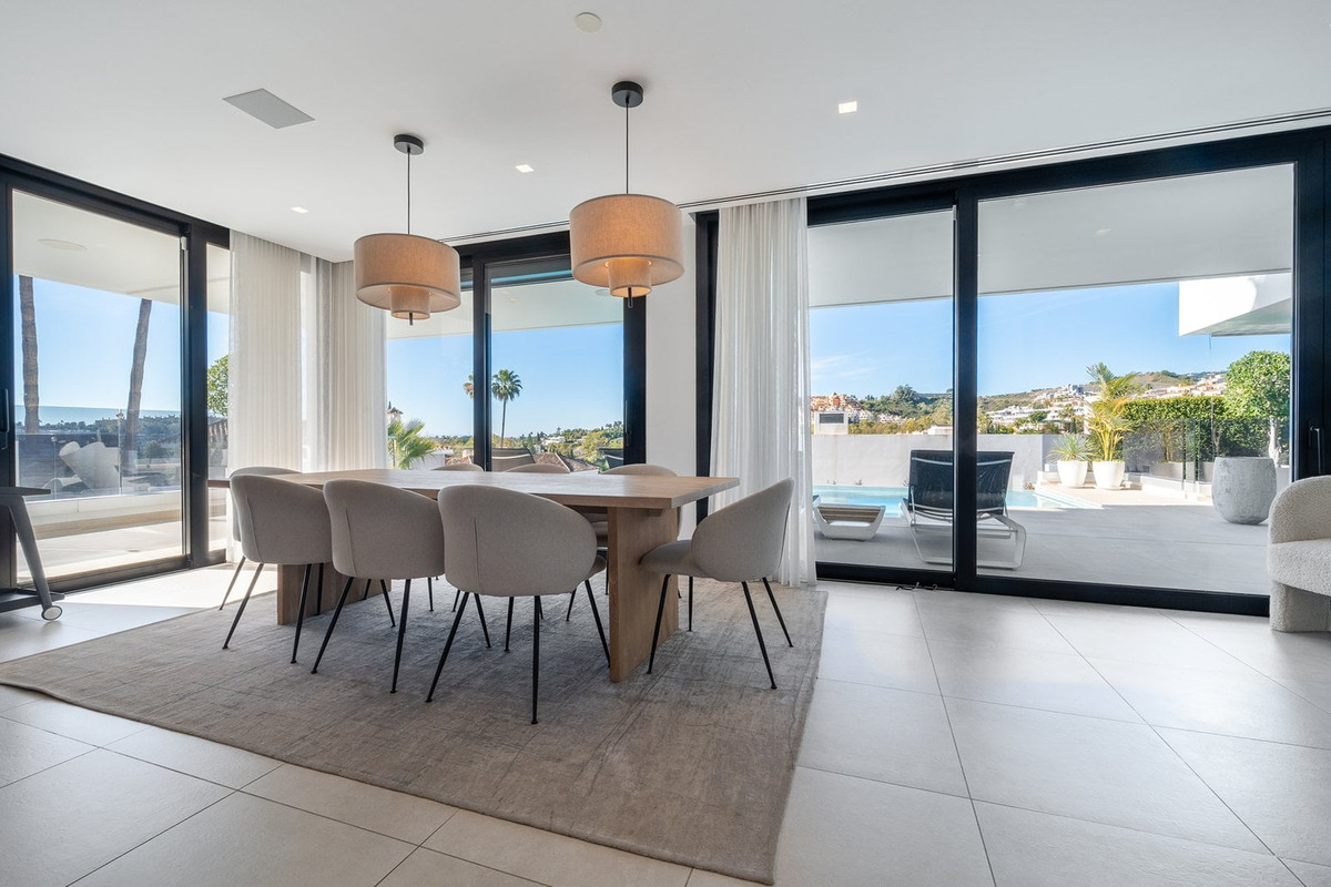 Se vende Villa - Chalet de 5 dormitorios en Costa Del Sol, Málaga, España