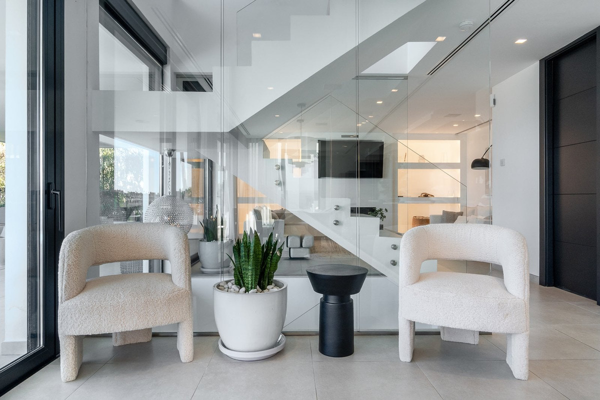 Se vende Villa - Chalet de 5 dormitorios en Costa Del Sol, Málaga, España