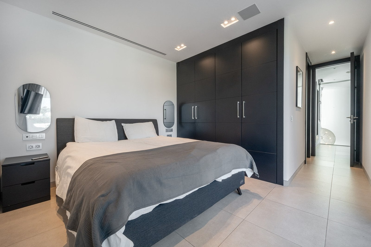 Se vende Villa - Chalet de 5 dormitorios en Costa Del Sol, Málaga, España