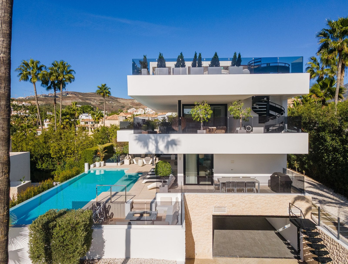 Se vende Villa - Chalet de 5 dormitorios en Costa Del Sol, Málaga, España
