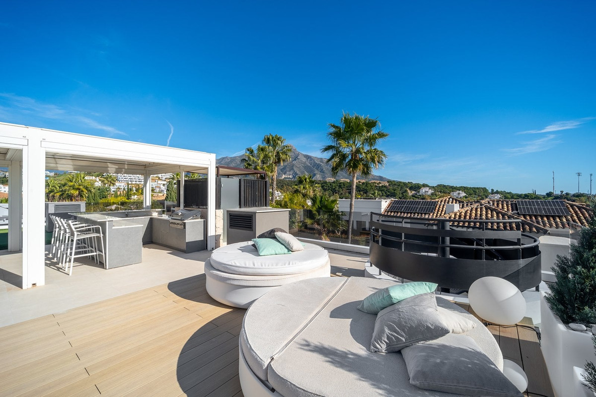 Se vende Villa - Chalet de 5 dormitorios en Costa Del Sol, Málaga, España