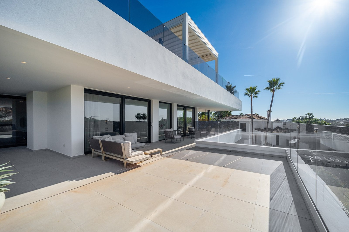 Se vende Villa - Chalet de 5 dormitorios en Costa Del Sol, Málaga, España
