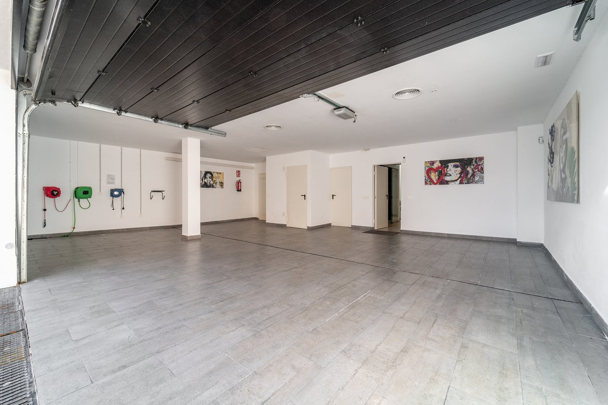 Se vende Villa - Chalet de 5 dormitorios en Costa Del Sol, Málaga, España